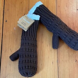 Cozy Brown Knit Mittens